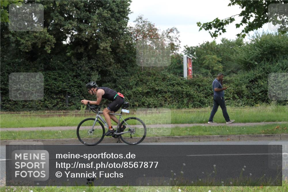 10.08.2025 - GEWOBA Citytriathlon Bremen Yannick Fuchs http://msf.ph/oto/8567877 10.08.2025 12:47:07 Radfahren 573, 583, 622, 640, 659, 675, 733, 751, 760, 769, 875, 960, 968, 1013 meine-sportfotos.de