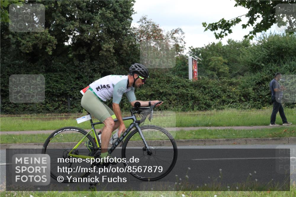 10.08.2025 - GEWOBA Citytriathlon Bremen Yannick Fuchs http://msf.ph/oto/8567879 10.08.2025 12:47:09 Radfahren 573, 583, 622, 640, 659, 675, 733, 751, 760, 769, 792, 875, 960, 968, 981, 1013 meine-sportfotos.de