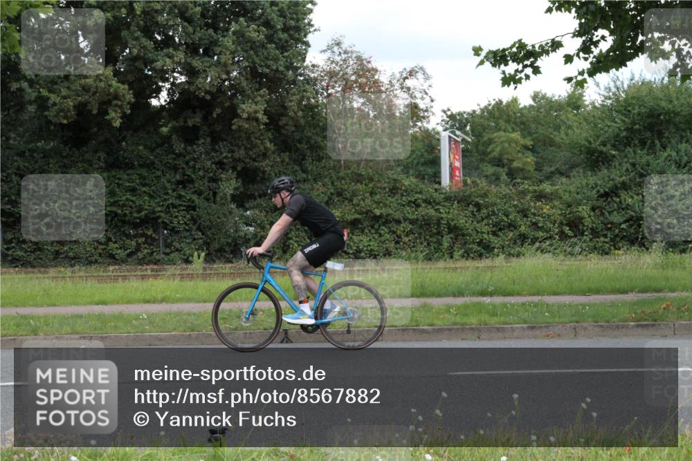 10.08.2025 - GEWOBA Citytriathlon Bremen Yannick Fuchs http://msf.ph/oto/8567882 10.08.2025 12:47:12 Radfahren 573, 583, 622, 640, 645, 659, 675, 733, 751, 760, 769, 792, 875, 960, 981, 1013 meine-sportfotos.de