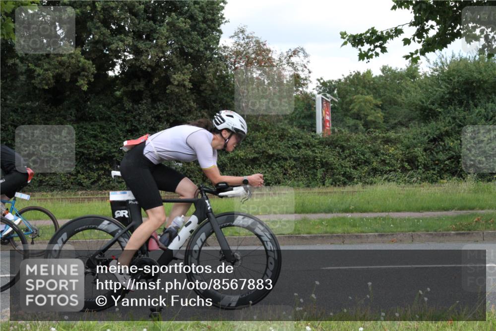 10.08.2025 - GEWOBA Citytriathlon Bremen Yannick Fuchs http://msf.ph/oto/8567883 10.08.2025 12:47:12 Radfahren 573, 583, 622, 640, 645, 659, 675, 733, 751, 760, 769, 792, 875, 960, 981, 1013 meine-sportfotos.de