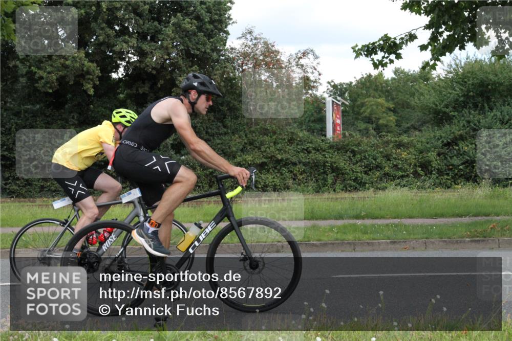 10.08.2025 - GEWOBA Citytriathlon Bremen Yannick Fuchs http://msf.ph/oto/8567892 10.08.2025 12:47:20 Radfahren 573, 622, 640, 645, 654, 659, 675, 732, 733, 751, 753, 769, 792, 875, 960, 981, 1013 meine-sportfotos.de