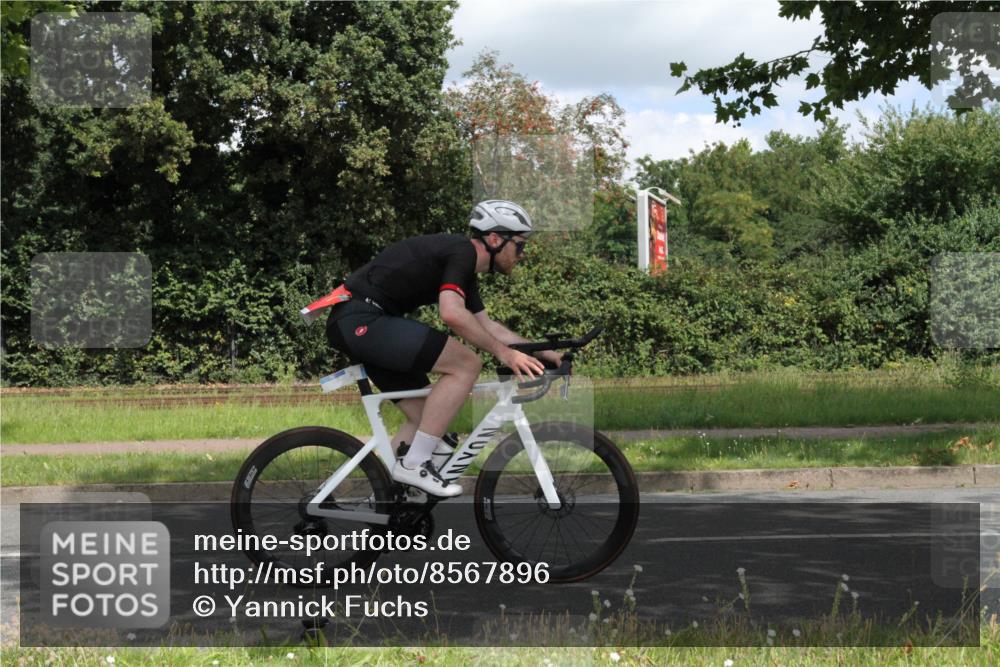10.08.2025 - GEWOBA Citytriathlon Bremen Yannick Fuchs http://msf.ph/oto/8567896 10.08.2025 12:47:32 Radfahren 645, 654, 732, 745, 753, 792, 801, 981 meine-sportfotos.de