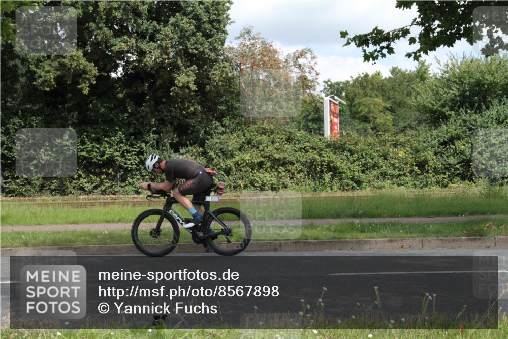 10.08.2025 - GEWOBA Citytriathlon Bremen Yannick Fuchs http://msf.ph/oto/8567898 10.08.2025 12:47:37 Radfahren 566, 590, 654, 732, 745, 753, 801, 884, 951 meine-sportfotos.de