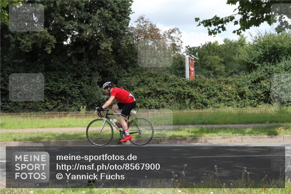 10.08.2025 - GEWOBA Citytriathlon Bremen Yannick Fuchs http://msf.ph/oto/8567900 10.08.2025 12:47:42 Radfahren 566, 587, 590, 745, 753, 801, 884, 916, 943, 951 meine-sportfotos.de