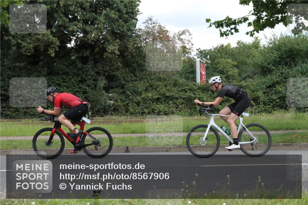 10.08.2025 - GEWOBA Citytriathlon Bremen Yannick Fuchs http://msf.ph/oto/8567906 10.08.2025 12:47:48 Radfahren 566, 587, 590, 679, 745, 801, 884, 916, 941, 943, 951 meine-sportfotos.de