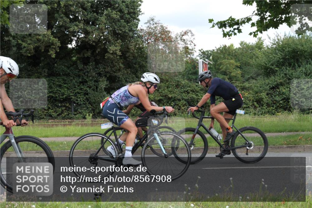 10.08.2025 - GEWOBA Citytriathlon Bremen Yannick Fuchs http://msf.ph/oto/8567908 10.08.2025 12:47:49 Radfahren 566, 587, 590, 679, 745, 767, 801, 884, 916, 941, 943, 951 meine-sportfotos.de
