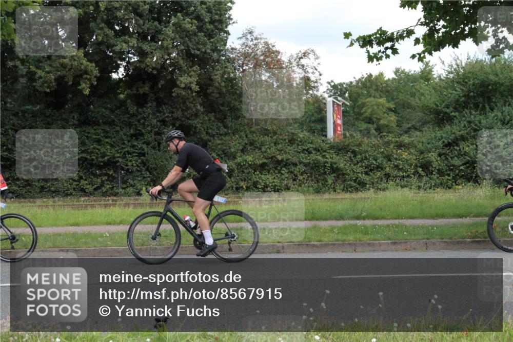 10.08.2025 - GEWOBA Citytriathlon Bremen Yannick Fuchs http://msf.ph/oto/8567915 10.08.2025 12:47:53 Radfahren 566, 587, 590, 679, 745, 767, 801, 884, 916, 941, 943, 951 meine-sportfotos.de