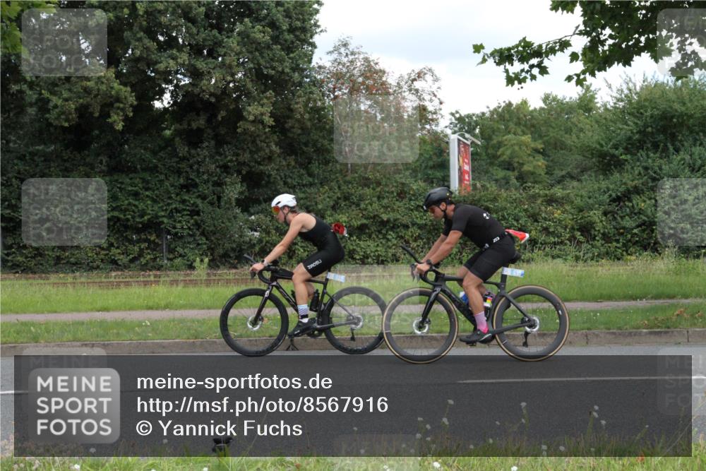 10.08.2025 - GEWOBA Citytriathlon Bremen Yannick Fuchs http://msf.ph/oto/8567916 10.08.2025 12:47:53 Radfahren 566, 587, 590, 679, 745, 767, 801, 884, 916, 941, 943, 951 meine-sportfotos.de