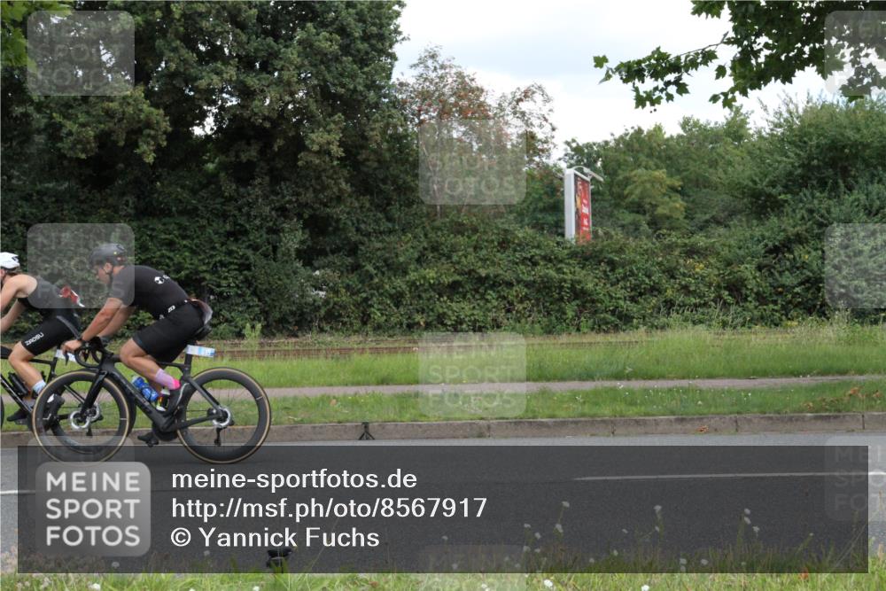 10.08.2025 - GEWOBA Citytriathlon Bremen Yannick Fuchs http://msf.ph/oto/8567917 10.08.2025 12:47:54 Radfahren 566, 587, 590, 679, 767, 801, 884, 916, 941, 943, 951 meine-sportfotos.de