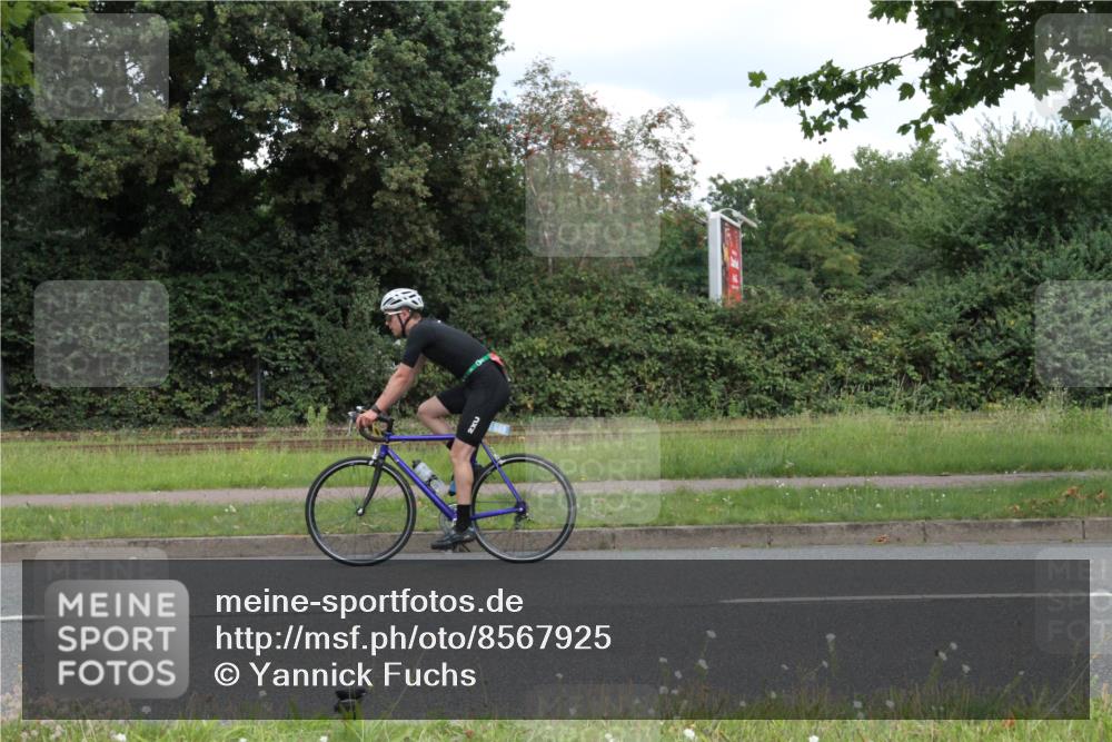 10.08.2025 - GEWOBA Citytriathlon Bremen Yannick Fuchs http://msf.ph/oto/8567925 10.08.2025 12:48:06 Radfahren 656, 679, 699, 767, 927, 941 meine-sportfotos.de