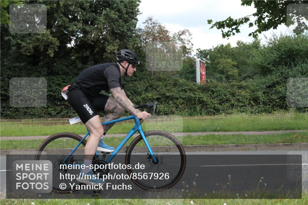 10.08.2025 - GEWOBA Citytriathlon Bremen Yannick Fuchs http://msf.ph/oto/8567926 10.08.2025 12:48:07 Radfahren 656, 679, 699, 767, 927, 941 meine-sportfotos.de