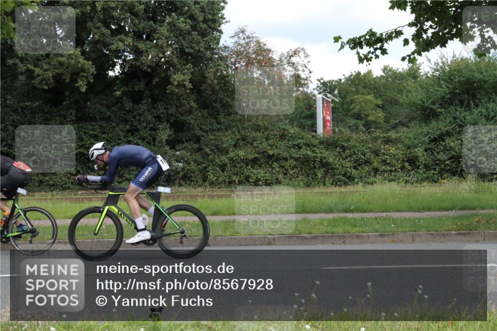 10.08.2025 - GEWOBA Citytriathlon Bremen Yannick Fuchs http://msf.ph/oto/8567928 10.08.2025 12:48:11 Radfahren 656, 699, 767, 927, 941 meine-sportfotos.de