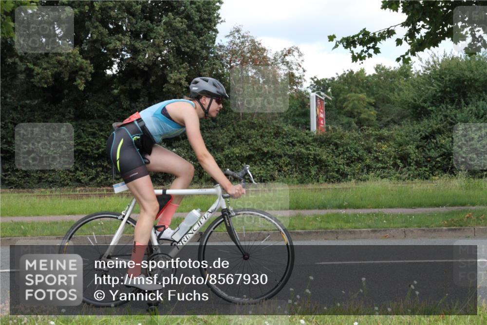 10.08.2025 - GEWOBA Citytriathlon Bremen Yannick Fuchs http://msf.ph/oto/8567930 10.08.2025 12:48:12 Radfahren 656, 699, 767, 927, 941 meine-sportfotos.de