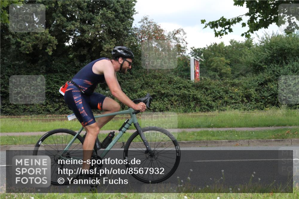 10.08.2025 - GEWOBA Citytriathlon Bremen Yannick Fuchs http://msf.ph/oto/8567932 10.08.2025 12:48:15 Radfahren 656, 699, 927 meine-sportfotos.de