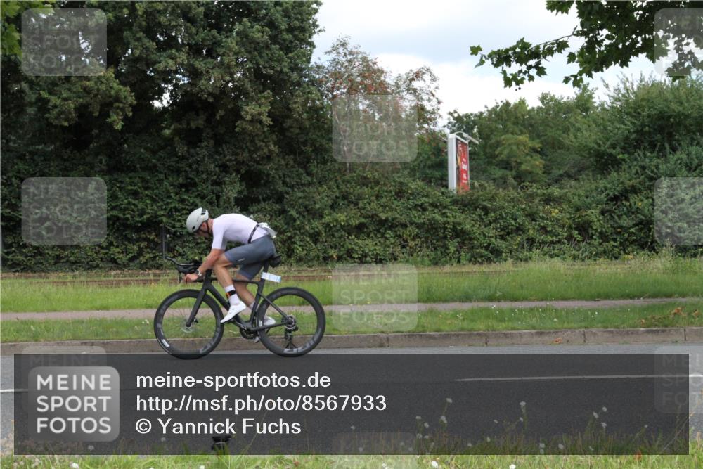 10.08.2025 - GEWOBA Citytriathlon Bremen Yannick Fuchs http://msf.ph/oto/8567933 10.08.2025 12:48:18 Radfahren 656, 699, 839, 927 meine-sportfotos.de