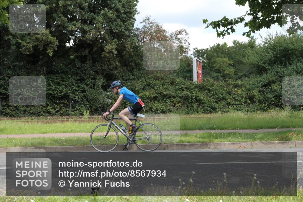 10.08.2025 - GEWOBA Citytriathlon Bremen Yannick Fuchs http://msf.ph/oto/8567934 10.08.2025 12:48:21 Radfahren 656, 699, 839, 927 meine-sportfotos.de