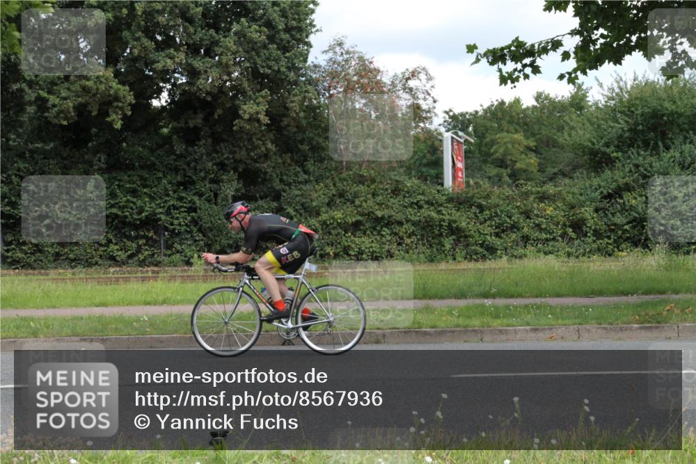 10.08.2025 - GEWOBA Citytriathlon Bremen Yannick Fuchs http://msf.ph/oto/8567936 10.08.2025 12:48:27 Radfahren 839, 1026 meine-sportfotos.de