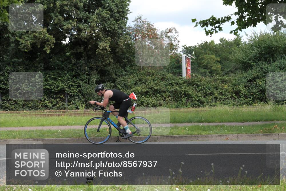 10.08.2025 - GEWOBA Citytriathlon Bremen Yannick Fuchs http://msf.ph/oto/8567937 10.08.2025 12:48:28 Radfahren 630, 839, 876, 1026 meine-sportfotos.de