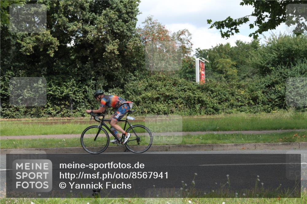 10.08.2025 - GEWOBA Citytriathlon Bremen Yannick Fuchs http://msf.ph/oto/8567941 10.08.2025 12:48:36 Radfahren 564, 616, 627, 630, 657, 687, 717, 793, 839, 857, 876, 897, 932, 1026 meine-sportfotos.de