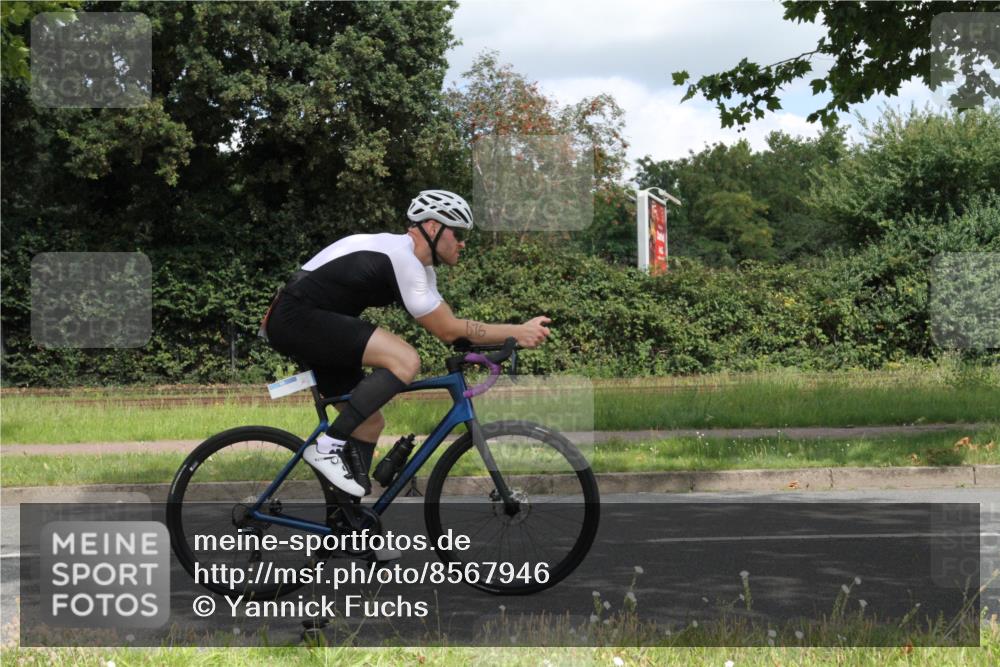 10.08.2025 - GEWOBA Citytriathlon Bremen Yannick Fuchs http://msf.ph/oto/8567946 10.08.2025 12:48:41 Radfahren 564, 616, 621, 627, 630, 655, 657, 687, 717, 793, 839, 857, 876, 897, 932, 1026 meine-sportfotos.de