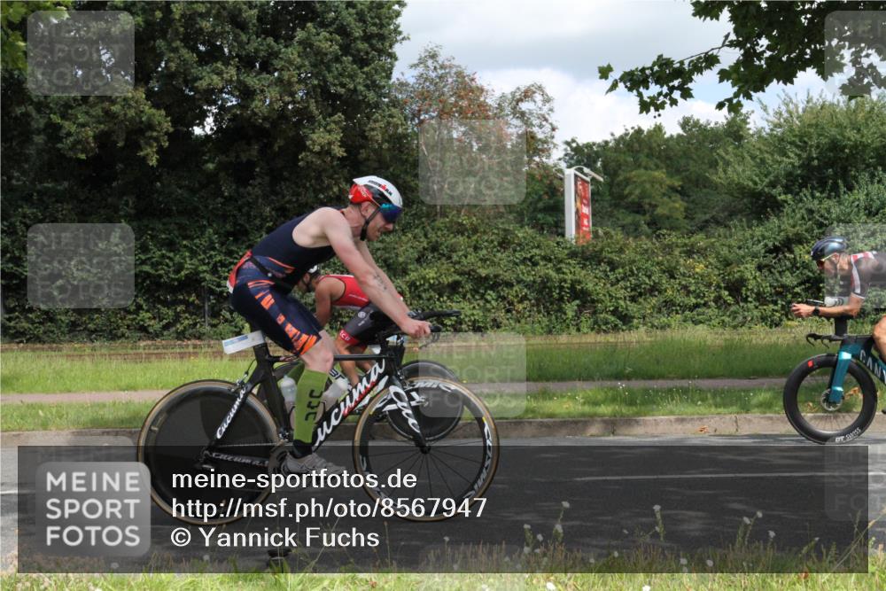 10.08.2025 - GEWOBA Citytriathlon Bremen Yannick Fuchs http://msf.ph/oto/8567947 10.08.2025 12:48:42 Radfahren 564, 578, 616, 621, 627, 630, 655, 657, 687, 717, 793, 839, 857, 876, 897, 932, 1026 meine-sportfotos.de