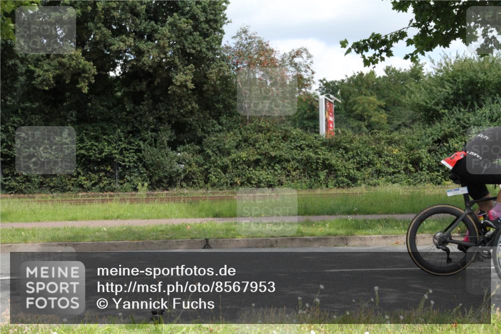 10.08.2025 - GEWOBA Citytriathlon Bremen Yannick Fuchs http://msf.ph/oto/8567953 10.08.2025 12:48:44 Radfahren 564, 578, 616, 621, 627, 630, 655, 657, 687, 717, 788, 793, 857, 876, 897, 932, 1026 meine-sportfotos.de