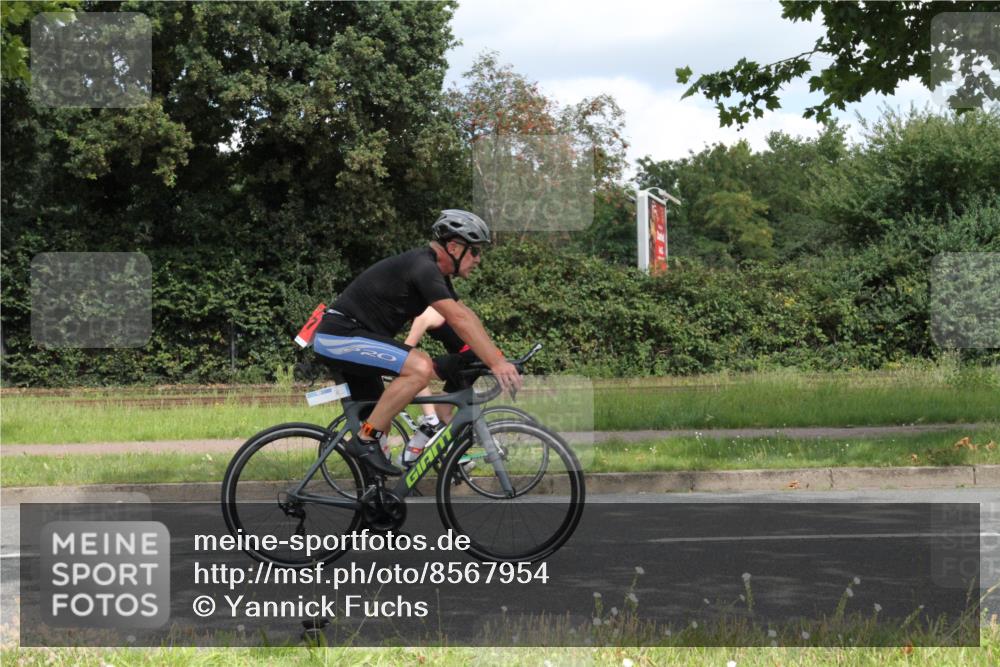 10.08.2025 - GEWOBA Citytriathlon Bremen Yannick Fuchs http://msf.ph/oto/8567954 10.08.2025 12:48:44 Radfahren 564, 578, 616, 621, 627, 630, 655, 657, 687, 717, 788, 793, 857, 876, 897, 932, 1026 meine-sportfotos.de