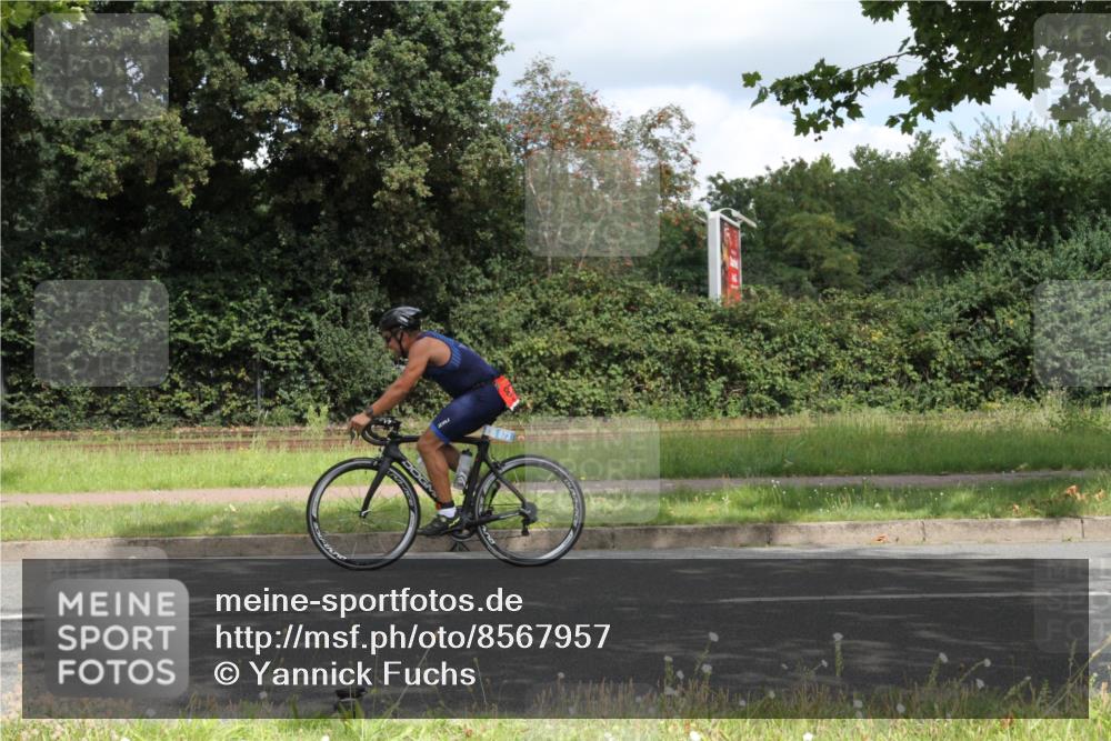 10.08.2025 - GEWOBA Citytriathlon Bremen Yannick Fuchs http://msf.ph/oto/8567957 10.08.2025 12:48:47 Radfahren 564, 578, 616, 621, 627, 630, 655, 657, 687, 717, 788, 793, 857, 876, 897, 932, 1026 meine-sportfotos.de