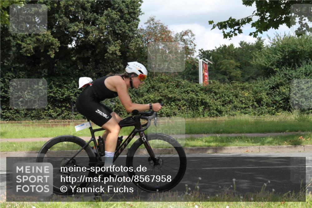 10.08.2025 - GEWOBA Citytriathlon Bremen Yannick Fuchs http://msf.ph/oto/8567958 10.08.2025 12:48:48 Radfahren 564, 578, 616, 621, 627, 630, 649, 655, 657, 687, 717, 788, 793, 857, 876, 897, 932, 1026 meine-sportfotos.de