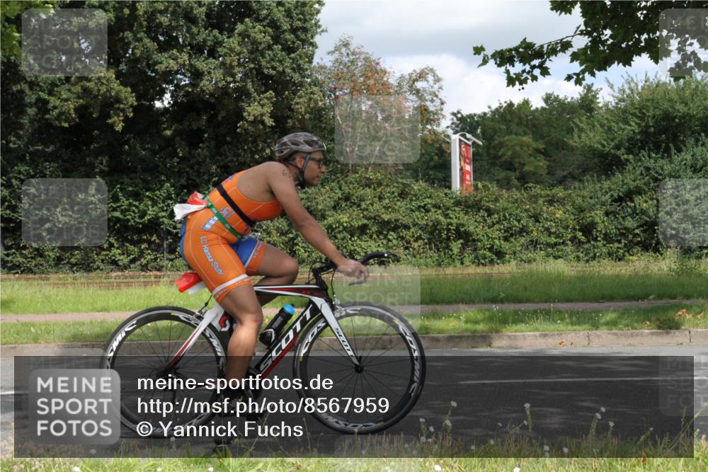 10.08.2025 - GEWOBA Citytriathlon Bremen Yannick Fuchs http://msf.ph/oto/8567959 10.08.2025 12:48:49 Radfahren 564, 578, 616, 621, 627, 630, 649, 655, 657, 687, 717, 788, 793, 857, 876, 897, 932, 1010, 1026 meine-sportfotos.de