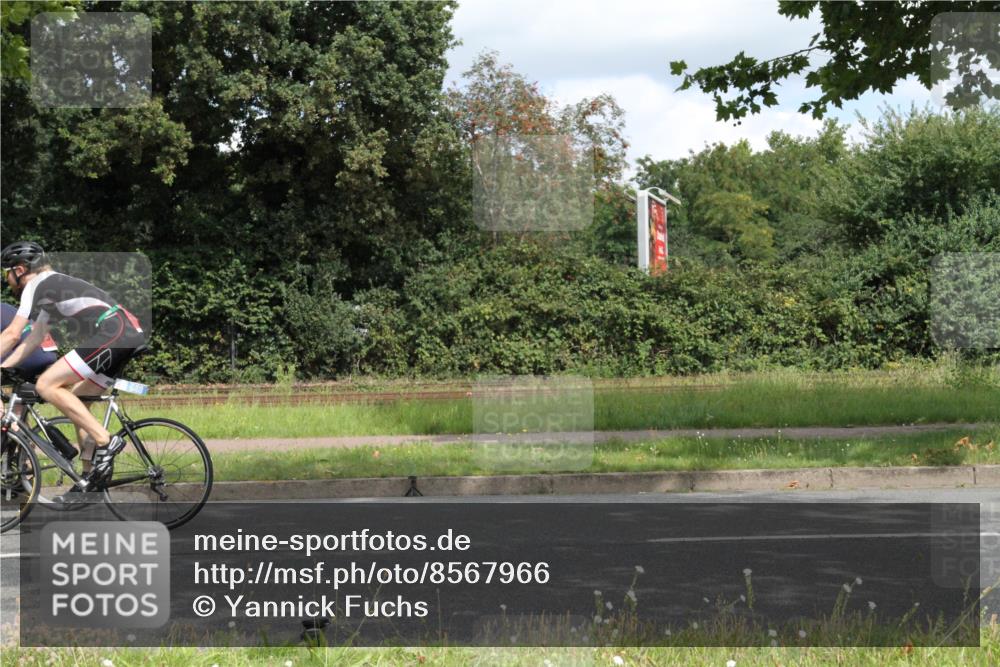 10.08.2025 - GEWOBA Citytriathlon Bremen Yannick Fuchs http://msf.ph/oto/8567966 10.08.2025 12:48:57 Radfahren 578, 621, 627, 641, 649, 655, 682, 788, 857, 863, 932, 950, 1010, 1027 meine-sportfotos.de