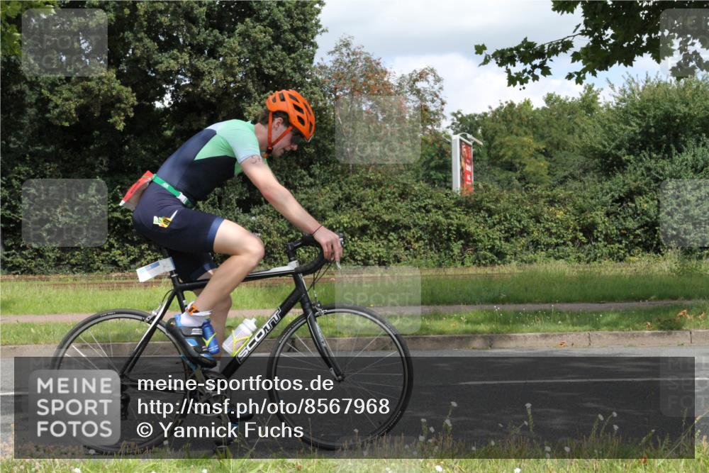 10.08.2025 - GEWOBA Citytriathlon Bremen Yannick Fuchs http://msf.ph/oto/8567968 10.08.2025 12:48:57 Radfahren 578, 621, 627, 641, 649, 655, 682, 788, 857, 863, 932, 950, 1010, 1027 meine-sportfotos.de
