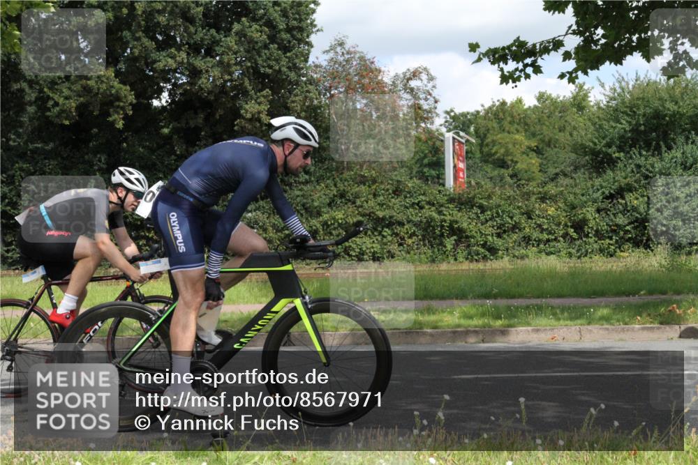 10.08.2025 - GEWOBA Citytriathlon Bremen Yannick Fuchs http://msf.ph/oto/8567971 10.08.2025 12:49:01 Radfahren 578, 621, 641, 649, 655, 682, 788, 863, 932, 950, 1010, 1027 meine-sportfotos.de
