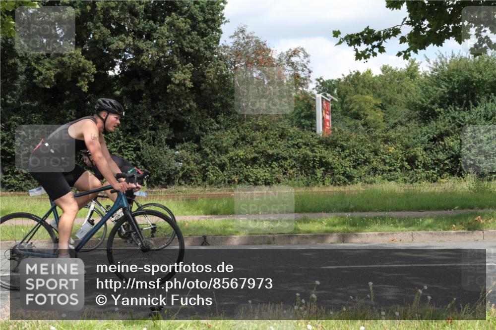 10.08.2025 - GEWOBA Citytriathlon Bremen Yannick Fuchs http://msf.ph/oto/8567973 10.08.2025 12:49:02 Radfahren 578, 621, 641, 649, 655, 682, 788, 863, 950, 1010, 1027 meine-sportfotos.de