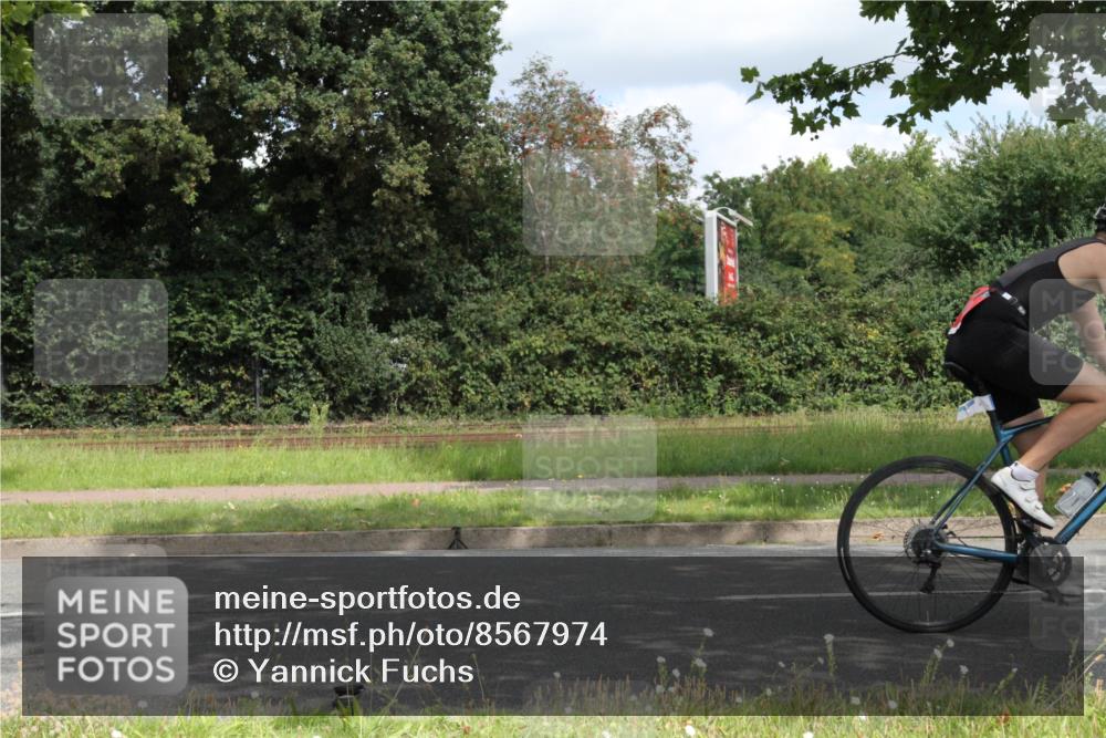 10.08.2025 - GEWOBA Citytriathlon Bremen Yannick Fuchs http://msf.ph/oto/8567974 10.08.2025 12:49:02 Radfahren 578, 621, 641, 649, 655, 682, 788, 863, 950, 1010, 1027 meine-sportfotos.de