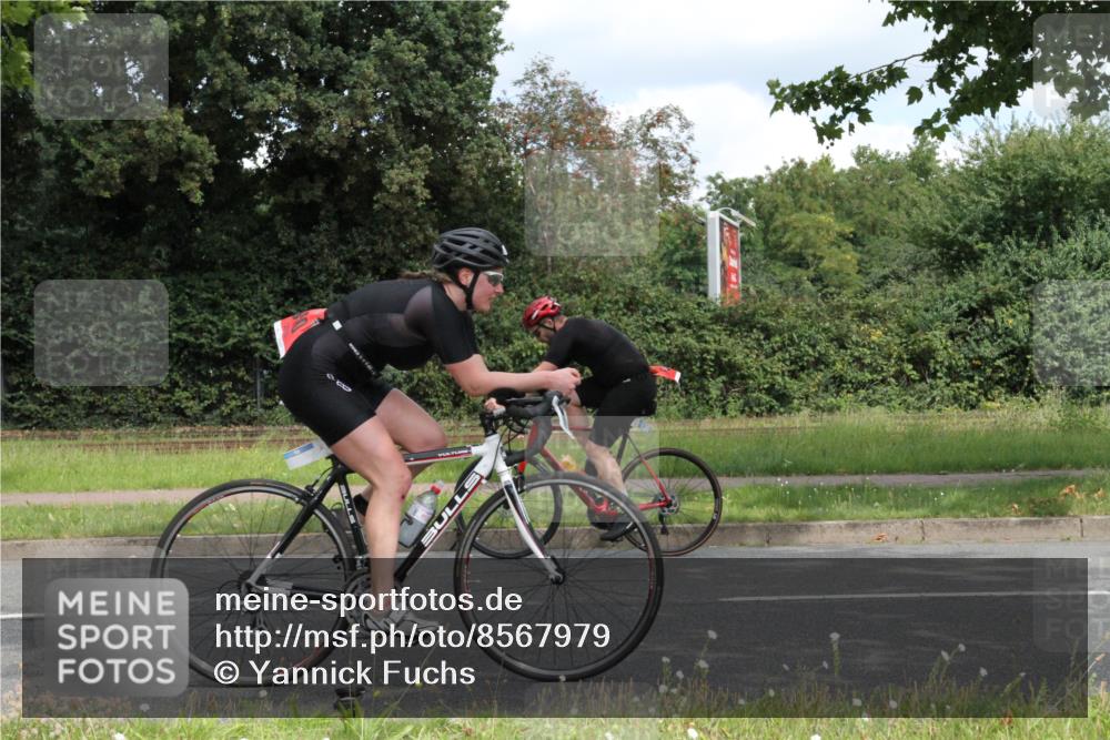 10.08.2025 - GEWOBA Citytriathlon Bremen Yannick Fuchs http://msf.ph/oto/8567979 10.08.2025 12:49:09 Radfahren 593, 641, 649, 682, 806, 840, 863, 950, 1010, 1027 meine-sportfotos.de