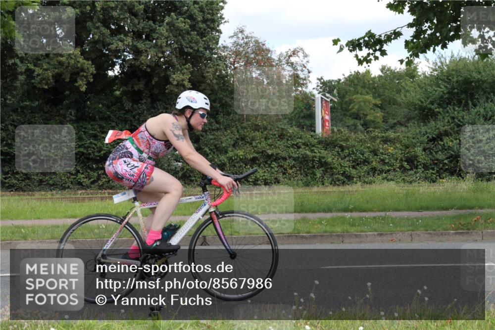 10.08.2025 - GEWOBA Citytriathlon Bremen Yannick Fuchs http://msf.ph/oto/8567986 10.08.2025 12:49:24 Radfahren 560, 593, 702, 774, 806, 840, 841, 888, 942 meine-sportfotos.de