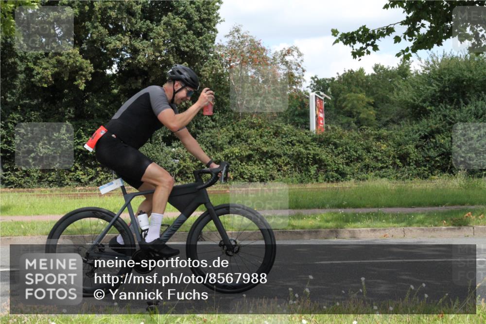 10.08.2025 - GEWOBA Citytriathlon Bremen Yannick Fuchs http://msf.ph/oto/8567988 10.08.2025 12:49:28 Radfahren 560, 593, 702, 715, 774, 806, 840, 841, 873, 888, 942 meine-sportfotos.de
