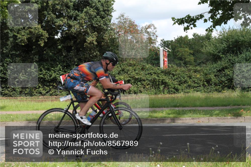 10.08.2025 - GEWOBA Citytriathlon Bremen Yannick Fuchs http://msf.ph/oto/8567989 10.08.2025 12:49:29 Radfahren 560, 593, 702, 715, 774, 806, 840, 841, 873, 888, 922, 942 meine-sportfotos.de