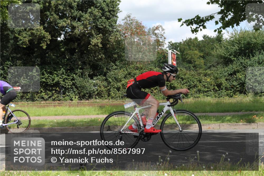 10.08.2025 - GEWOBA Citytriathlon Bremen Yannick Fuchs http://msf.ph/oto/8567997 10.08.2025 12:49:39 Radfahren 560, 637, 648, 666, 688, 689, 702, 715, 774, 841, 856, 873, 888, 922 meine-sportfotos.de