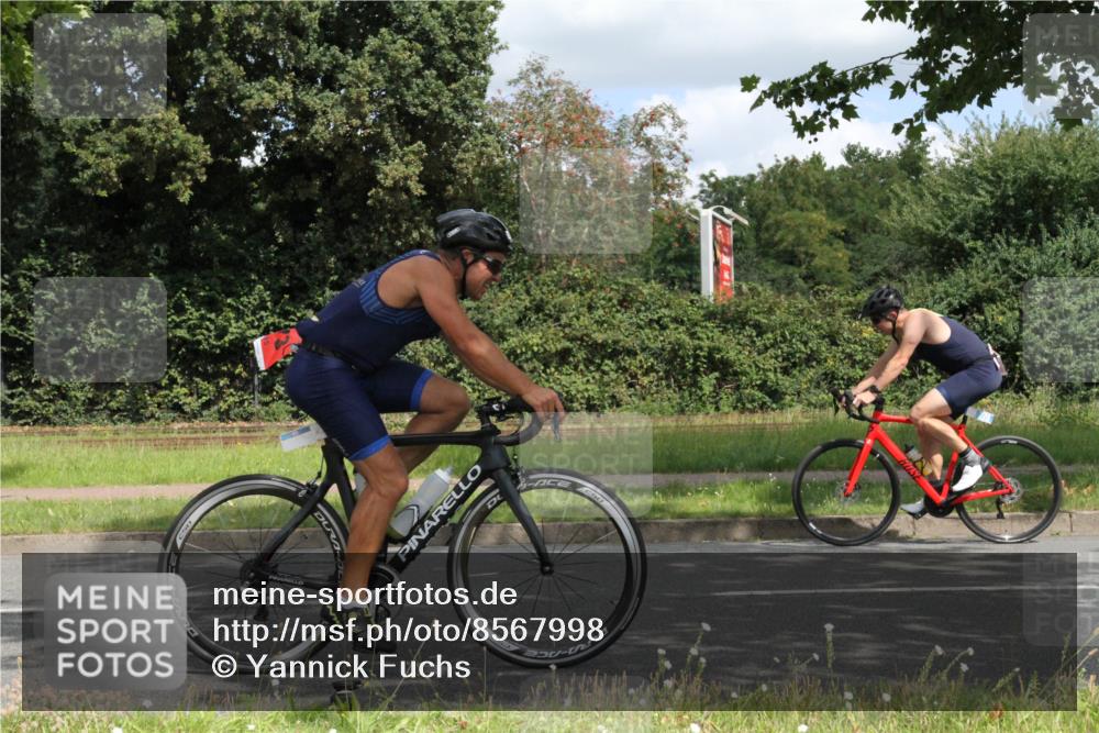 10.08.2025 - GEWOBA Citytriathlon Bremen Yannick Fuchs http://msf.ph/oto/8567998 10.08.2025 12:49:40 Radfahren 560, 637, 648, 666, 688, 689, 692, 702, 715, 774, 841, 856, 873, 888, 922 meine-sportfotos.de