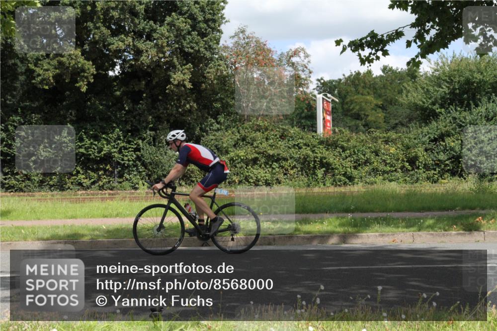 10.08.2025 - GEWOBA Citytriathlon Bremen Yannick Fuchs http://msf.ph/oto/8568000 10.08.2025 12:49:41 Radfahren 552, 560, 637, 648, 666, 688, 689, 692, 702, 715, 841, 856, 873, 888, 922 meine-sportfotos.de