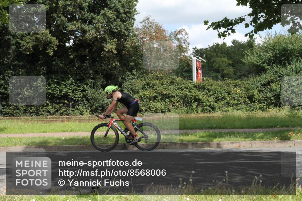 10.08.2025 - GEWOBA Citytriathlon Bremen Yannick Fuchs http://msf.ph/oto/8568006 10.08.2025 12:49:47 Radfahren 552, 637, 648, 666, 688, 689, 692, 715, 741, 856, 873, 922 meine-sportfotos.de