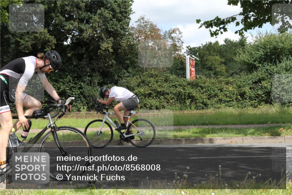 10.08.2025 - GEWOBA Citytriathlon Bremen Yannick Fuchs http://msf.ph/oto/8568008 10.08.2025 12:49:48 Radfahren 552, 637, 648, 666, 688, 689, 692, 715, 741, 856, 873, 922, 959 meine-sportfotos.de