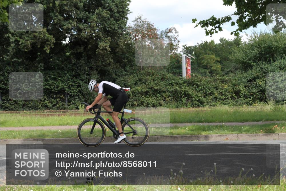 10.08.2025 - GEWOBA Citytriathlon Bremen Yannick Fuchs http://msf.ph/oto/8568011 10.08.2025 12:49:50 Radfahren 552, 637, 648, 666, 688, 689, 692, 715, 741, 856, 873, 922, 959 meine-sportfotos.de