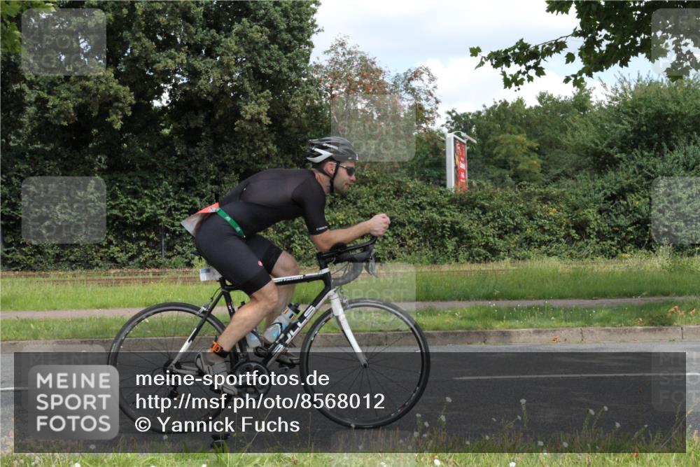 10.08.2025 - GEWOBA Citytriathlon Bremen Yannick Fuchs http://msf.ph/oto/8568012 10.08.2025 12:49:51 Radfahren 552, 637, 648, 666, 688, 689, 692, 715, 741, 856, 873, 922, 959 meine-sportfotos.de
