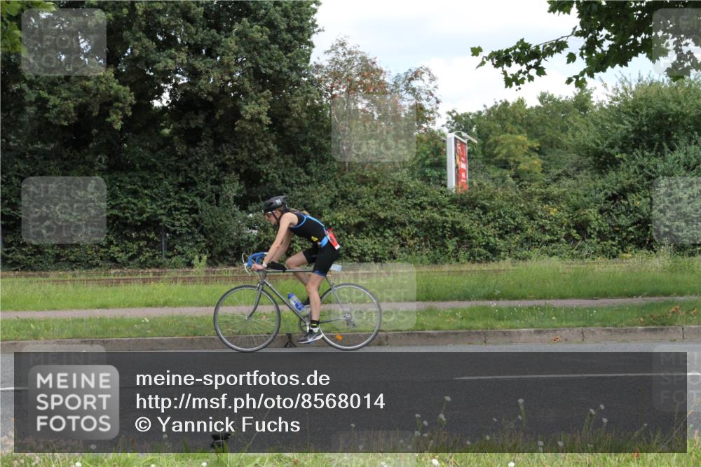 10.08.2025 - GEWOBA Citytriathlon Bremen Yannick Fuchs http://msf.ph/oto/8568014 10.08.2025 12:49:54 Radfahren 552, 637, 648, 666, 688, 689, 692, 722, 741, 838, 856, 922, 935, 959 meine-sportfotos.de
