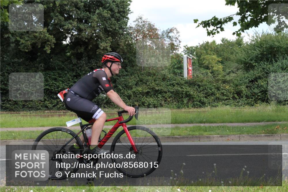 10.08.2025 - GEWOBA Citytriathlon Bremen Yannick Fuchs http://msf.ph/oto/8568015 10.08.2025 12:49:55 Radfahren 552, 637, 648, 666, 688, 689, 692, 722, 741, 838, 856, 935, 959 meine-sportfotos.de
