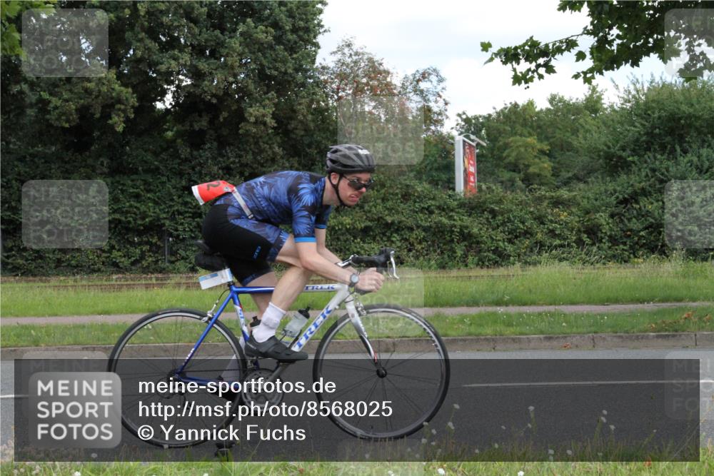 10.08.2025 - GEWOBA Citytriathlon Bremen Yannick Fuchs http://msf.ph/oto/8568025 10.08.2025 12:50:15 Radfahren 643, 722, 752, 820, 838, 852, 867, 935 meine-sportfotos.de