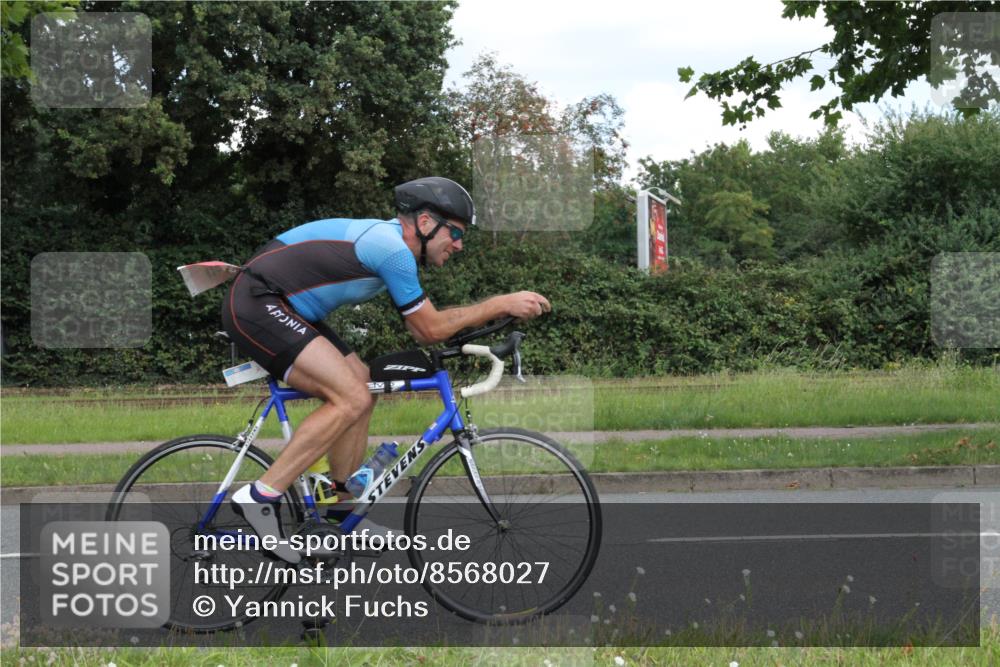 10.08.2025 - GEWOBA Citytriathlon Bremen Yannick Fuchs http://msf.ph/oto/8568027 10.08.2025 12:50:18 Radfahren 643, 752, 820, 852, 867, 935 meine-sportfotos.de
